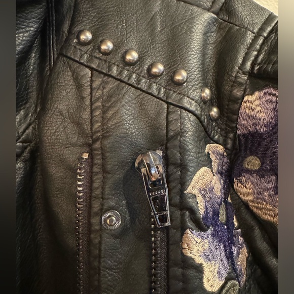 Blanknyc black and floral embroidered leather moto jacket - Picture 4 of 6